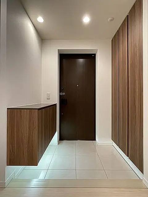 (玄関) (玄関)