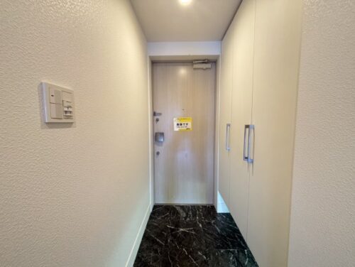 (玄関) (玄関)