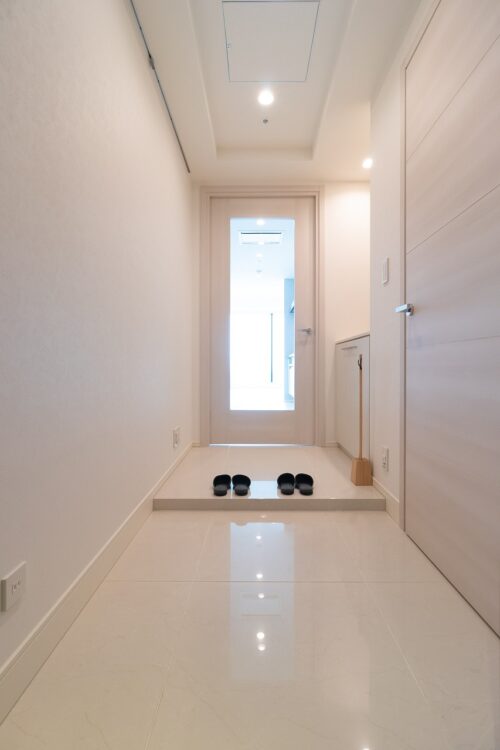 ラ・トゥール青葉台 (玄関)イメージ