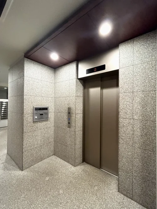 エレベーターホール (内装)