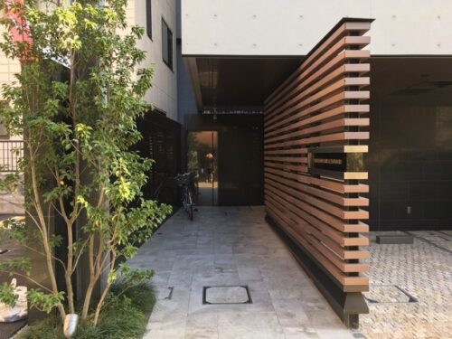 エントランス (外観)