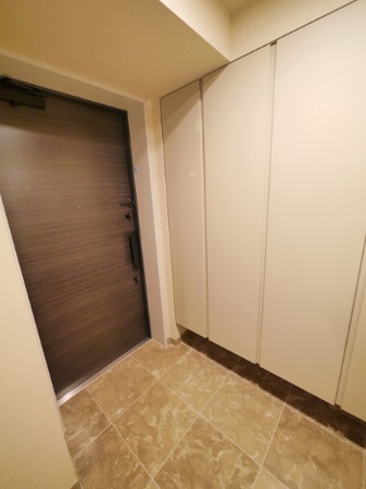 ジオ御苑内藤町 (玄関)イメージ ジオ御苑内藤町 (玄関)イメージ