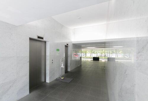 エレベーターホール (内装)