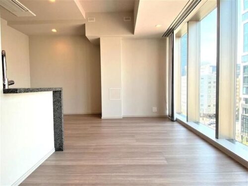 プラウド新虎通り (居間)イメージ