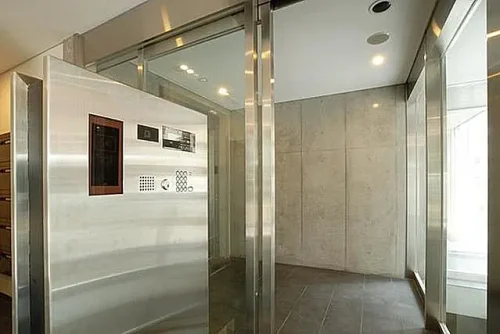 エントランス (内装)