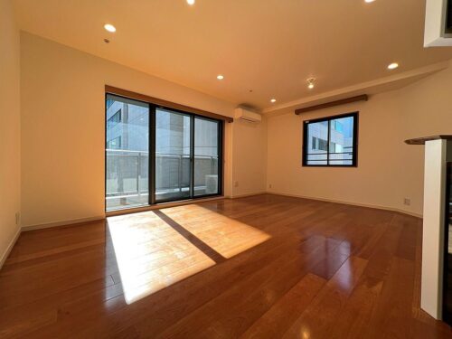 ミレニアムガーデンコート (居間)イメージ