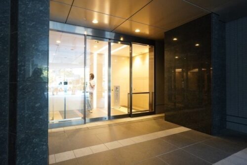 ドゥ・トゥール イーストタワーエントランス (外観)イメージ ドゥ・トゥール イーストタワーエントランス (外観)イメージ