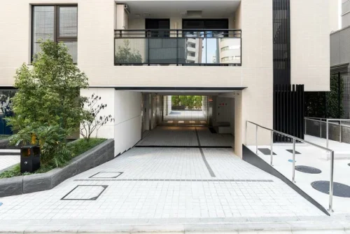 アトラス白金台レジデンス駐車場入り口 (外観)イメージ アトラス白金台レジデンス駐車場入り口 (外観)イメージ