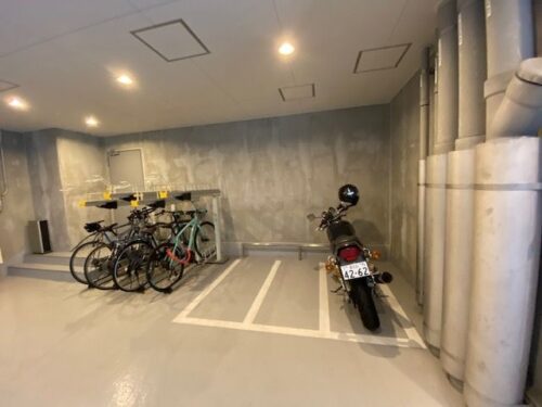 パークアクシス門前仲町イースト自転車、バイク置き場イメージ