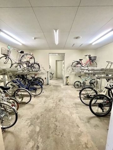 レジディア新宿御苑駐輪場イメージ レジディア新宿御苑駐輪場イメージ