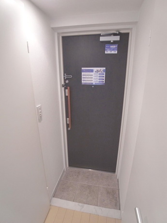 レジディア三軒茶屋Ⅲ (玄関)イメージ レジディア三軒茶屋Ⅲ (玄関)イメージ