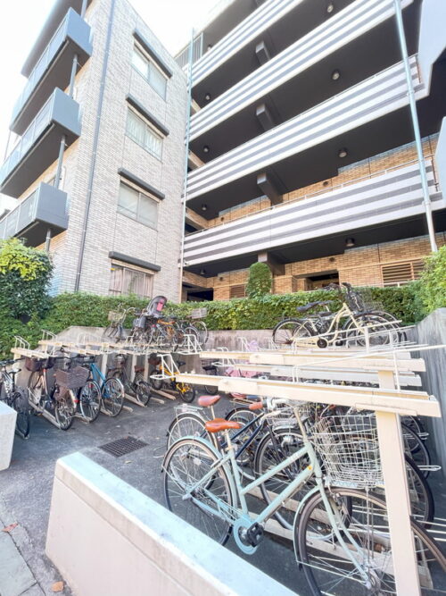 レジディア世田谷弦巻駐輪場イメージ