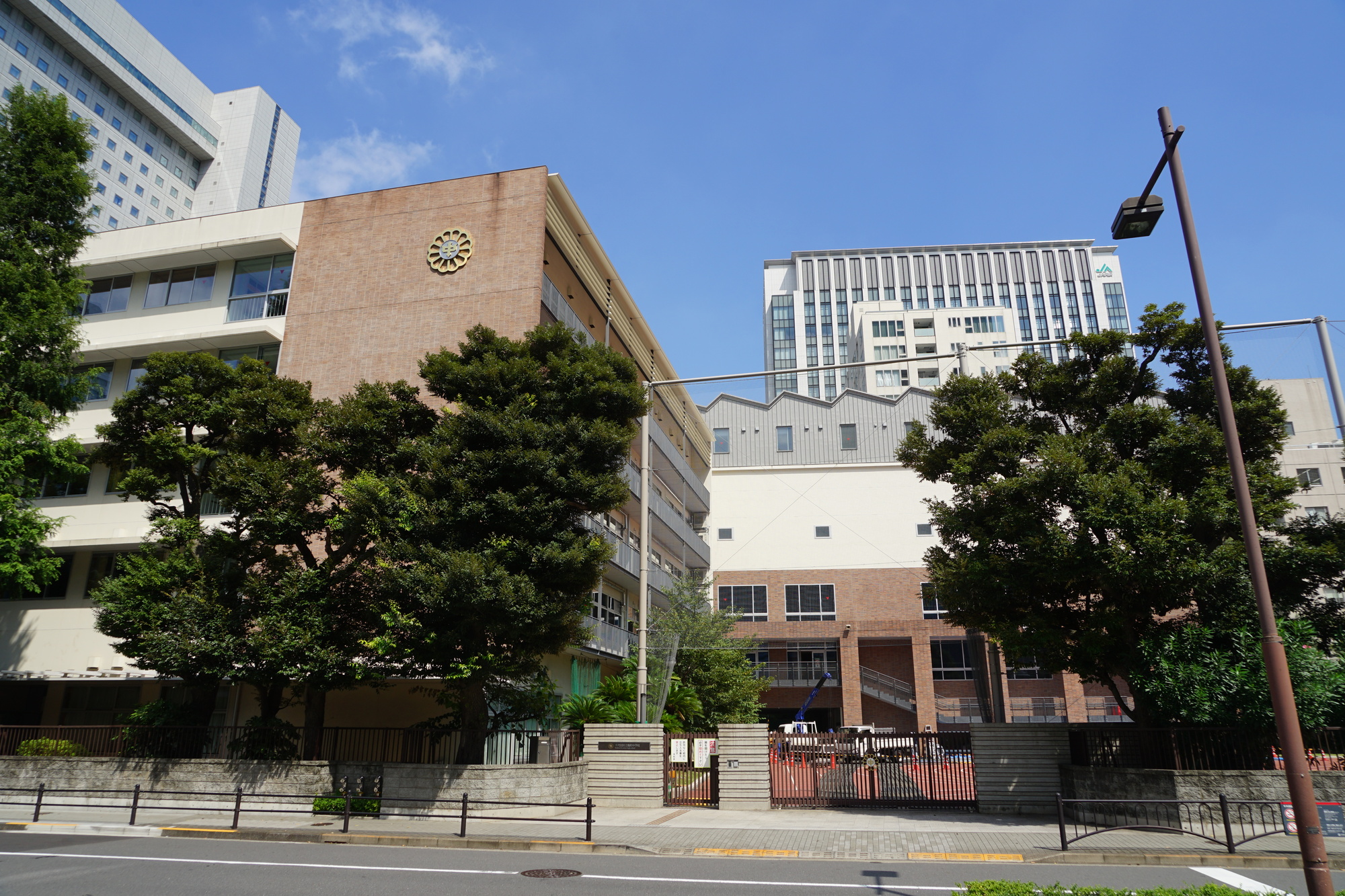 麹町中学校