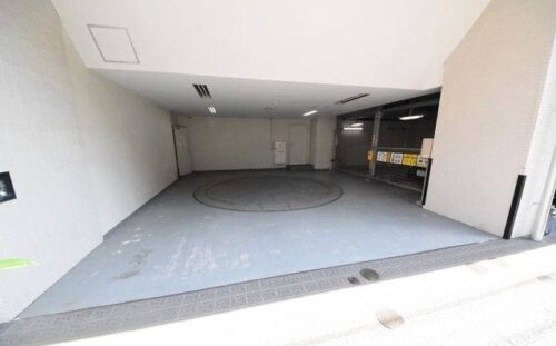 コンフォリア麻布イースト敷地内駐車場イメージ