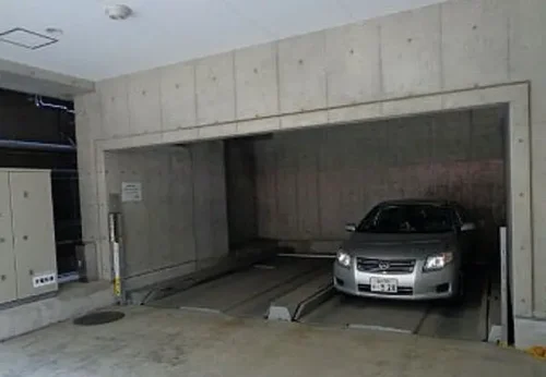 コンフォリア日本橋人形町イースト敷地内駐車場イメージ コンフォリア日本橋人形町イースト敷地内駐車場イメージ